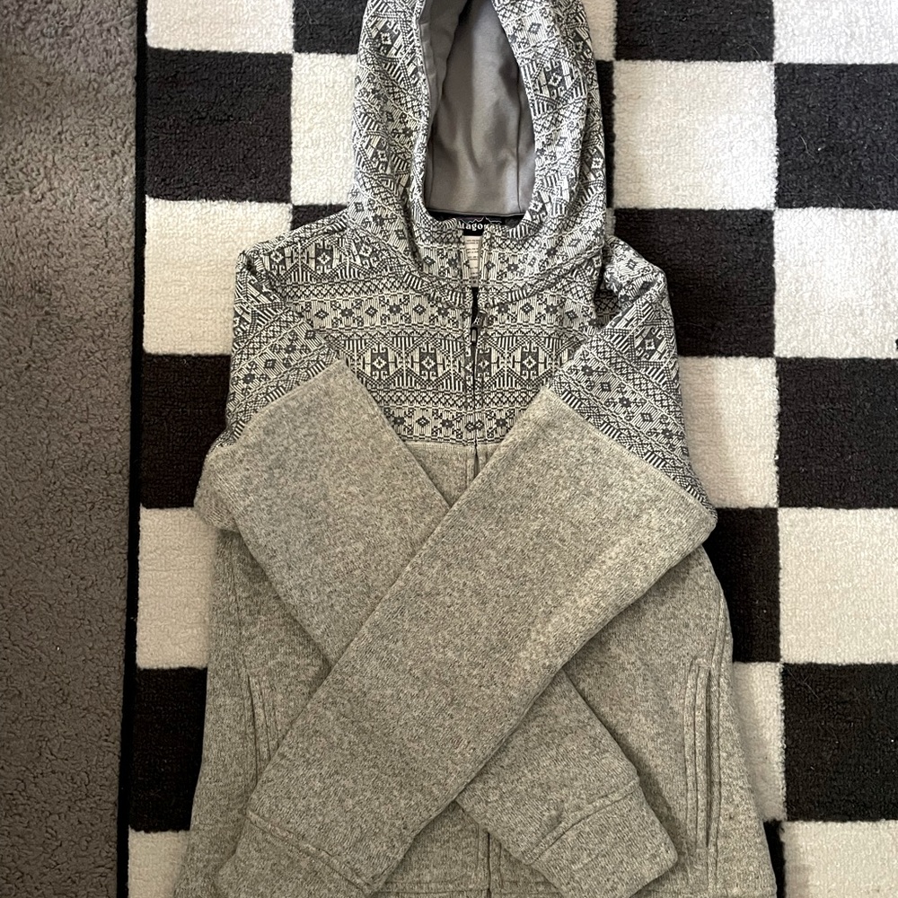 M Women’s Patagonia Zip Up
